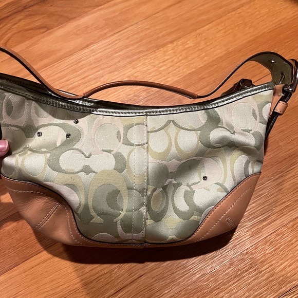 Rare ladybug lime green Coach Women's hobo Bag - Picture 2 of 8